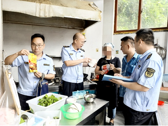 黎平县市场监管局深入景区执法检查 (3)_副本.jpg